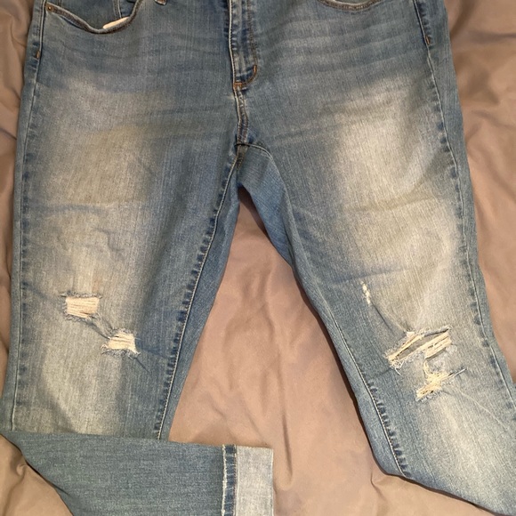 Universal Thread Mid Rise Skinny Jeans - Picture 2 of 4